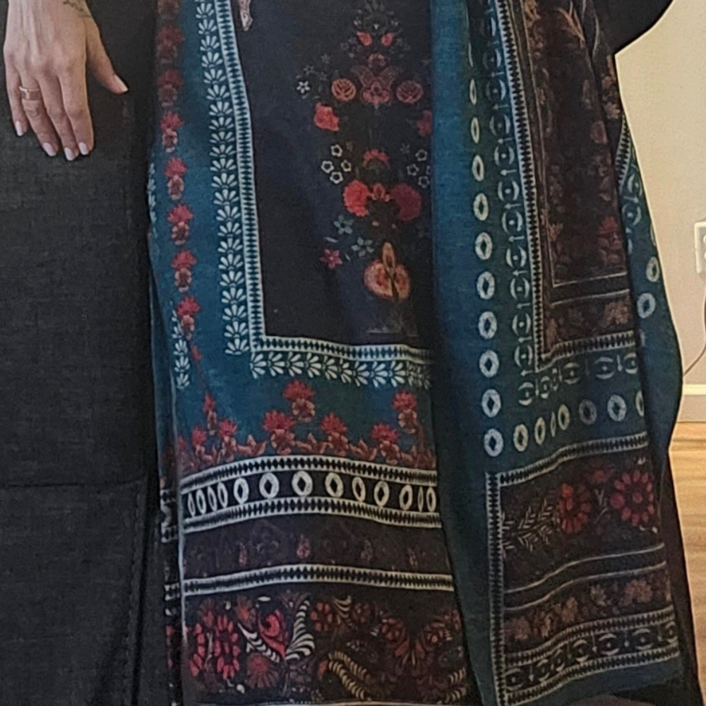 Pashmina Fabric Kurta With Pants And Dupatta. Woolen